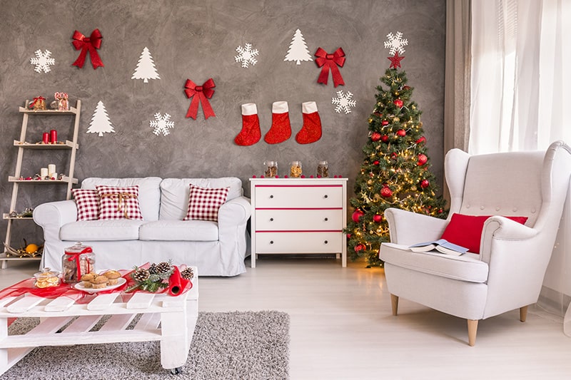 Easy Holiday Decorating Tips for a Festive Home